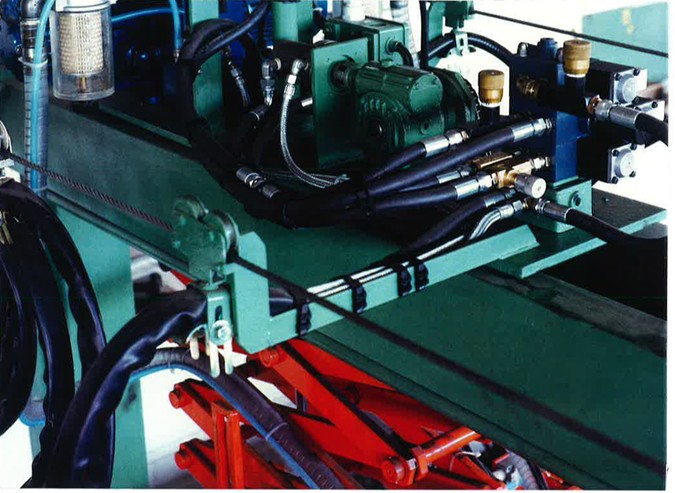 Manipolatore carico troncatrice 2